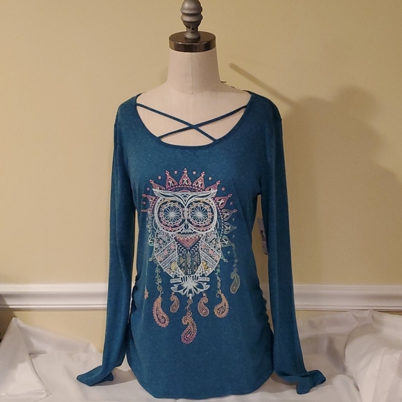 Shirt - Picture 2 of 8